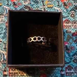 Infinity Cutout Stainless Steel Infinity Design Ring - Silver Tone